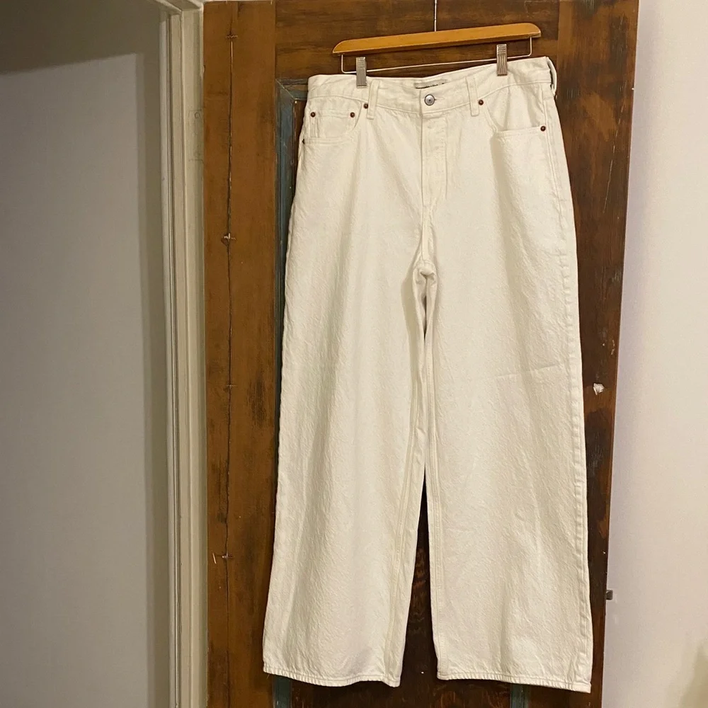 Abercrombie & Fitch White Buttoned Pants - Picture 6 of 6